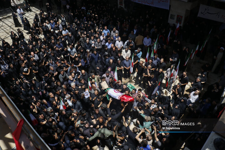 تشييع پیکر دو کودک شهید در تبریز