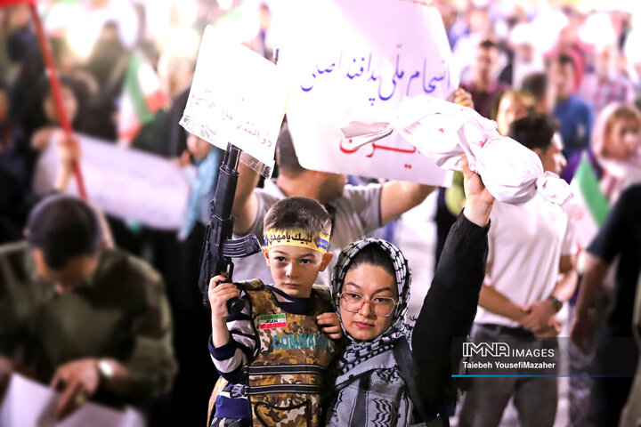 خروش مردم همدان در حمایت از عملیات «وعده صادق ۳» و پاسخ قاطع ایران به آمریکا