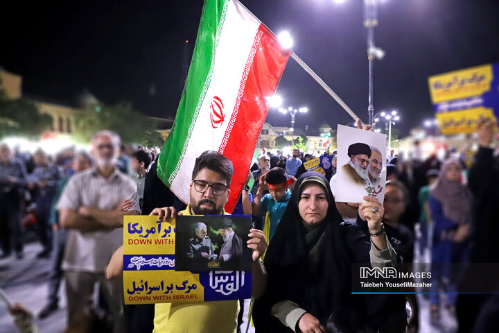 خروش مردم همدان در حمایت از عملیات «وعده صادق ۳» و پاسخ قاطع ایران به آمریکا