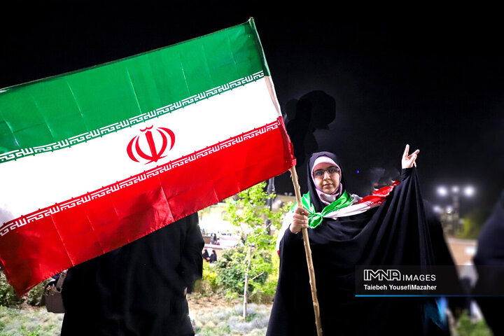 خروش مردم همدان در حمایت از عملیات «وعده صادق ۳» و پاسخ قاطع ایران به آمریکا