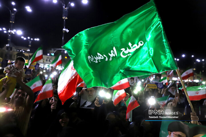 خروش مردم همدان در حمایت از عملیات «وعده صادق ۳» و پاسخ قاطع ایران به آمریکا