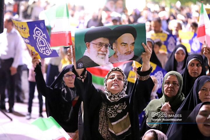 خروش مردم همدان در حمایت از عملیات «وعده صادق ۳» و پاسخ قاطع ایران به آمریکا