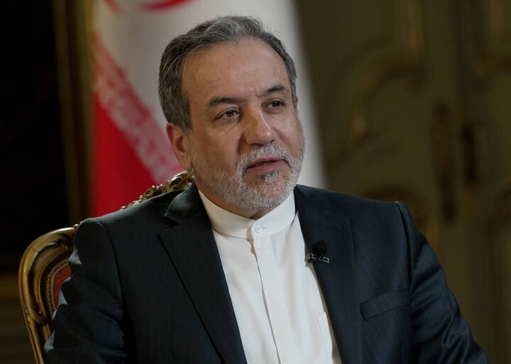 Iranian Foreign Minister Abbas Araqchi Denies Plans to Resume Nuclear Negotiations with the US Amidst Ongoing Conflict
