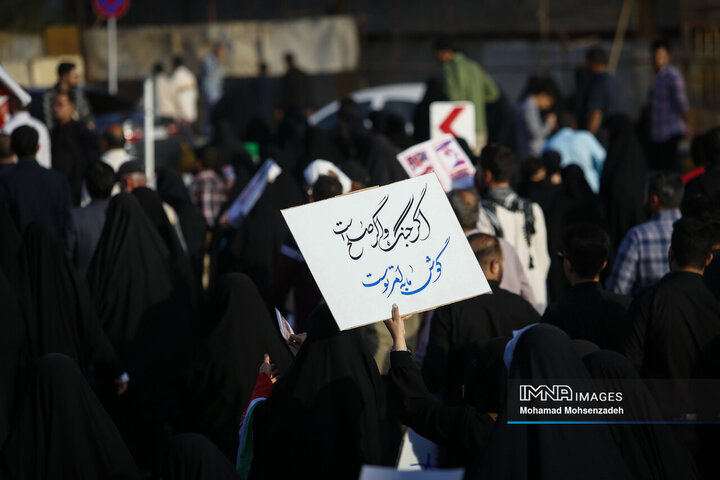 تشییع 8 شهید تجاوز رژیم صهیونیستی به کشور در قم