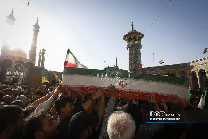 تشییع 8 شهید تجاوز رژیم صهیونیستی به کشور در قم