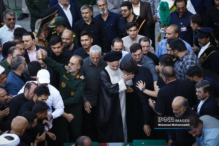 تشییع 8 شهید تجاوز رژیم صهیونیستی به کشور در قم