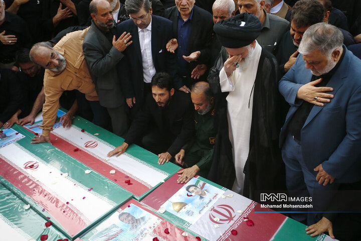 تشییع 8 شهید تجاوز رژیم صهیونیستی به کشور در قم