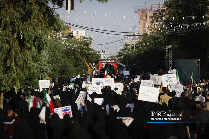 تشییع 8 شهید تجاوز رژیم صهیونیستی به کشور در قم