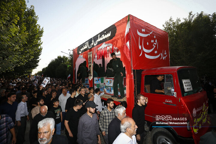 تشییع 8 شهید تجاوز رژیم صهیونیستی به کشور در قم