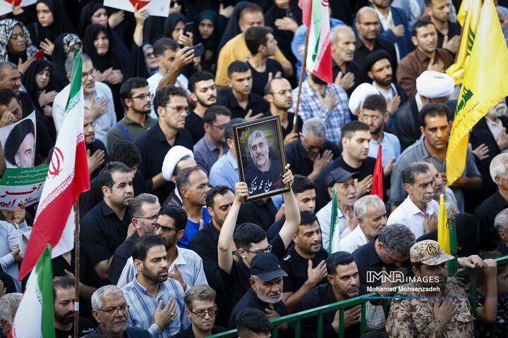 تشییع 8 شهید تجاوز رژیم صهیونیستی به کشور در قم