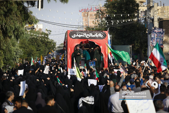 تشییع 8 شهید تجاوز رژیم صهیونیستی به کشور در قم