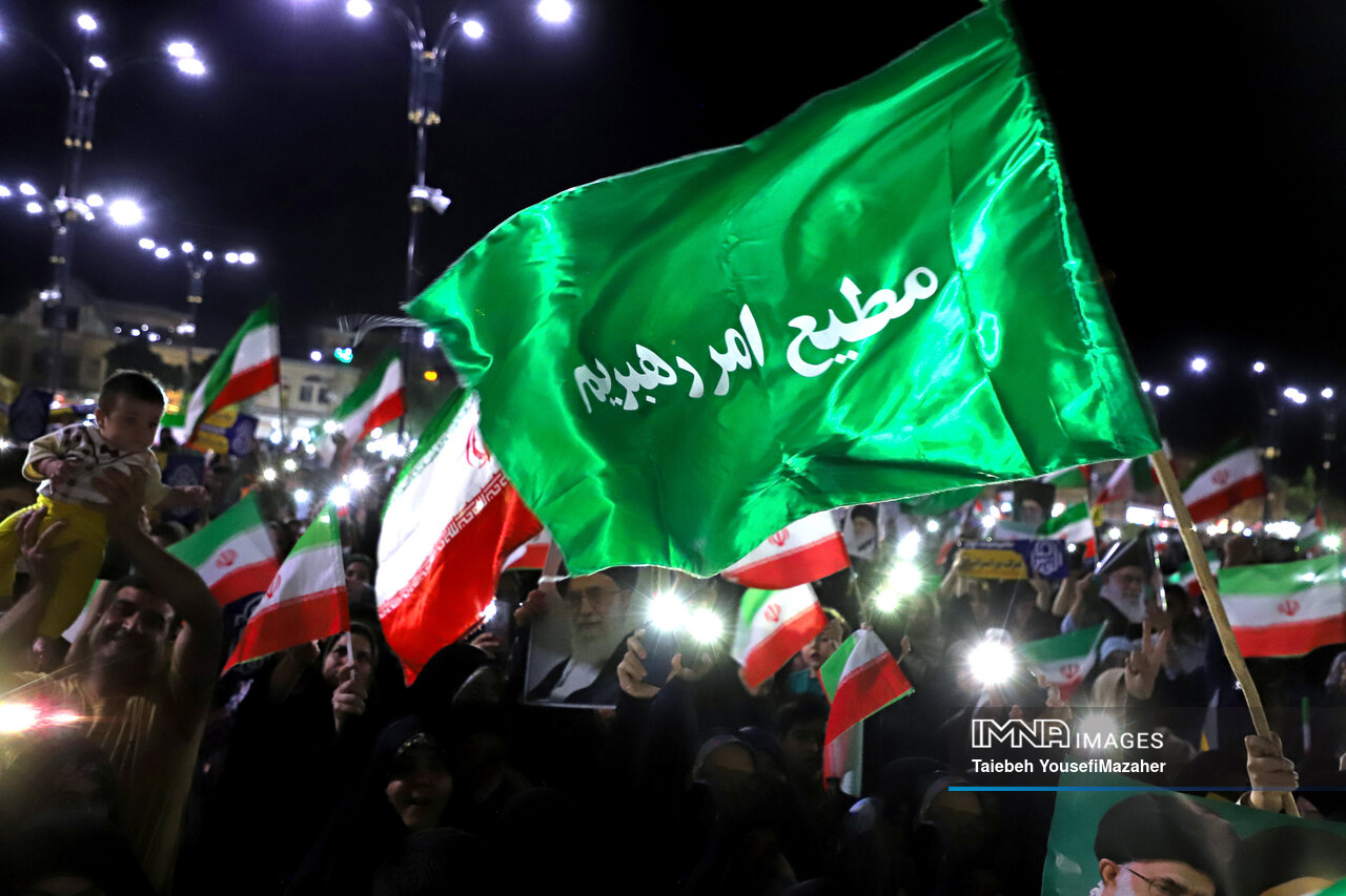دشمن میخواست آوارگی ببیند، ایستادگی دید