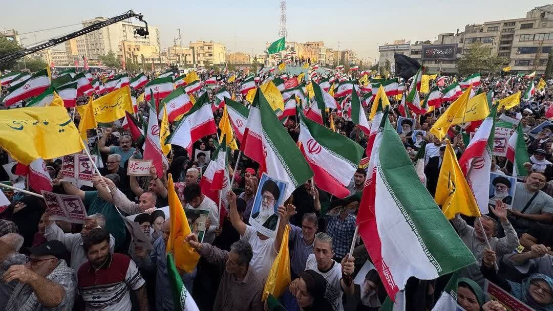 فریاد حمایت از مدافعان وطن در قلب پایتخت طنینانداز شد