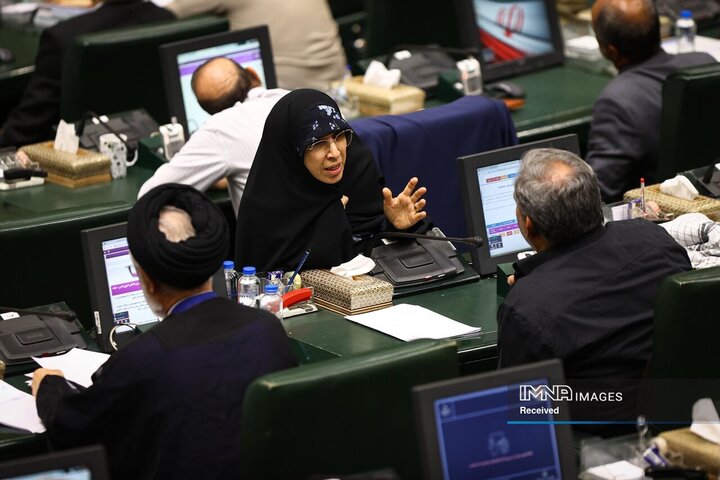 گزارش کمیسیون‌های اجتماعی و کشاورزی درباره کالابرگ الکترونیکی