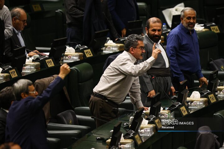 بررسی لایحه ساماندهی پرنده‌های هدایت‌پذیر از راه دور