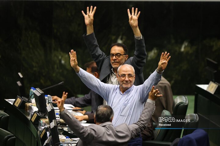 تکلیف دولت به تسهیل جذب نخبگان ایرانی خارج از کشور