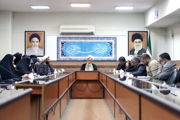 صلح با رژیم صهیونیستی انحرافی است/ مردم میدان را از انفعال خارج می‌کنند