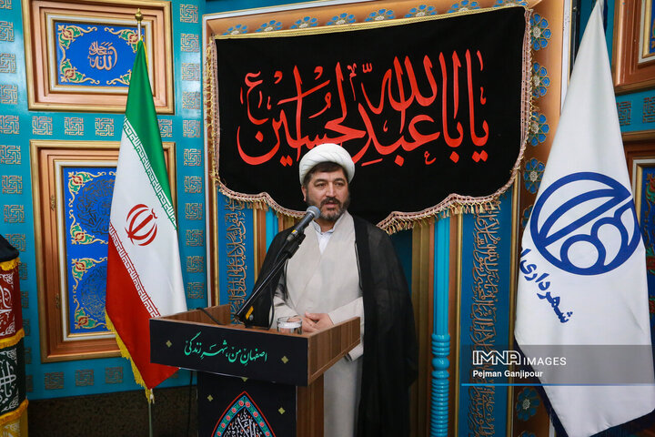 محرم دانشگاه انسانیت و آزادگی است