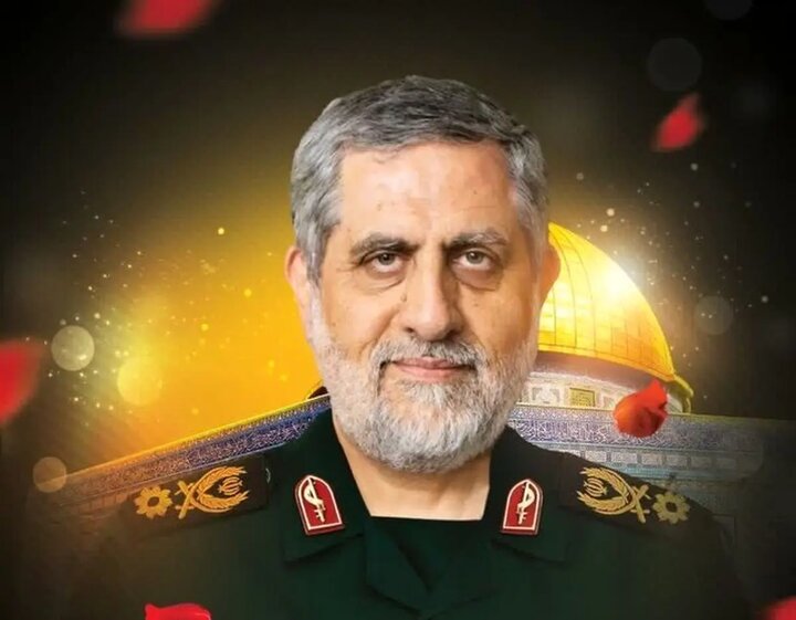 هنوز باور دارد پدر در مأموریت است و روزی بازخواهد گشت