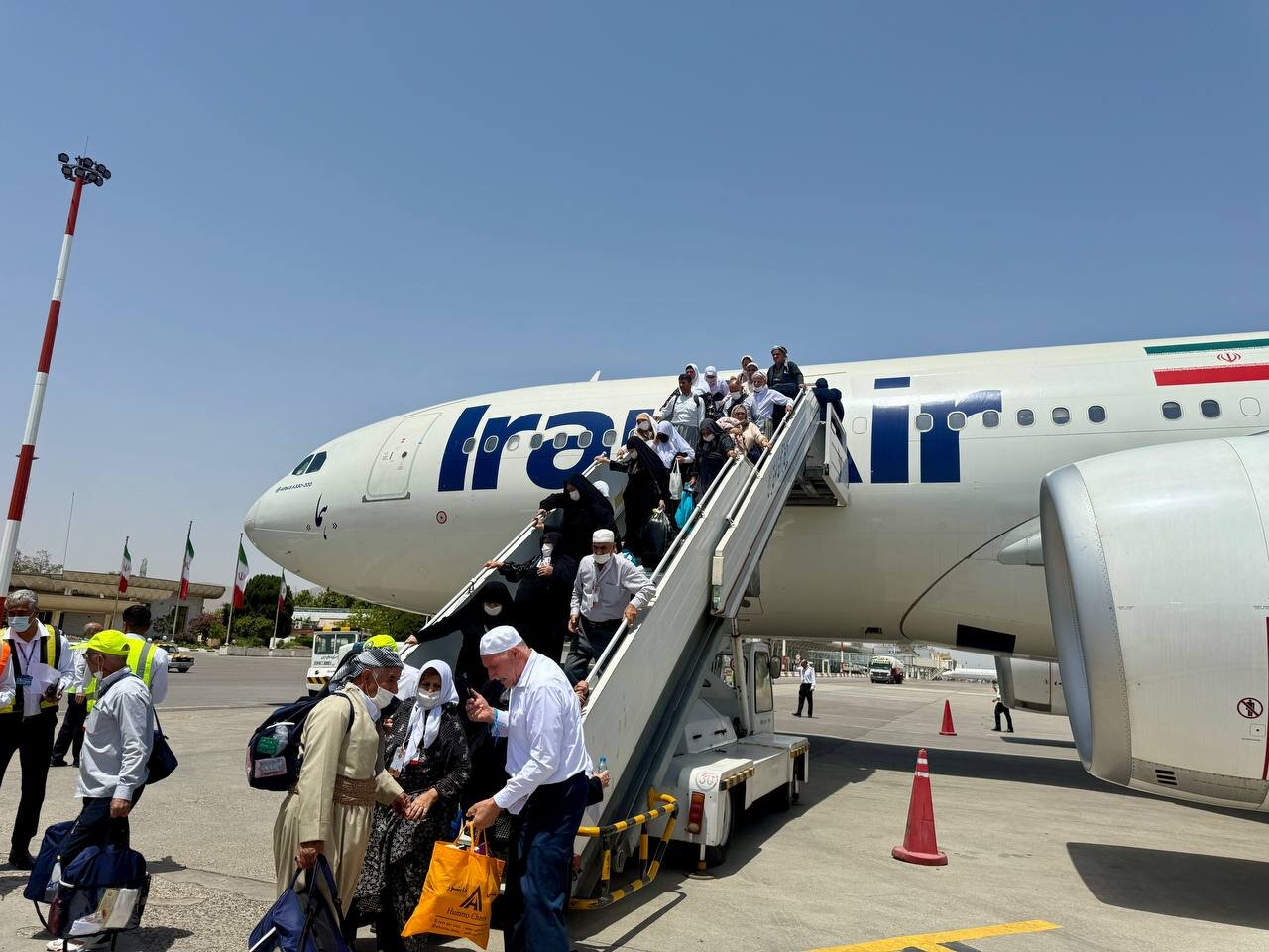 فرودگاه شیراز میزبان عملیات بازگشت زائران حج تمتع ۸ استان کشور