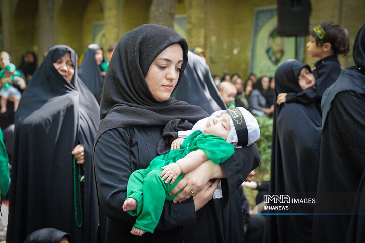 همایش شیرخوارگان حسینی در گذر فرهنگی چهارباغ