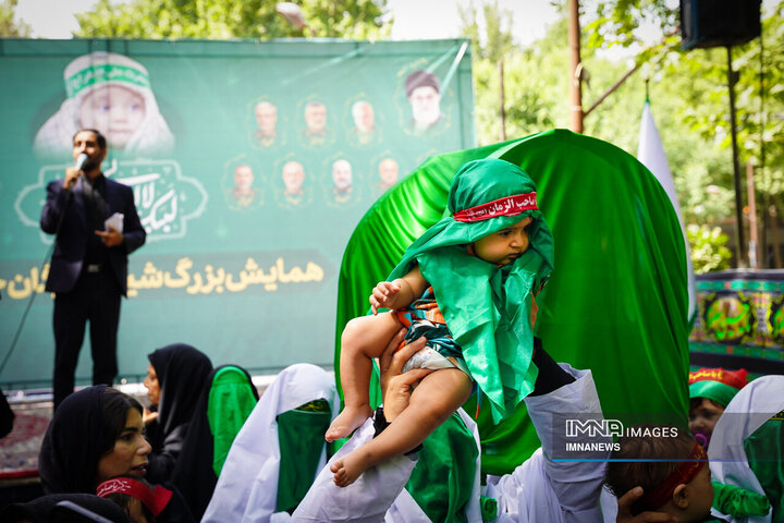 همایش شیرخوارگان حسینی در گذر فرهنگی چهارباغ