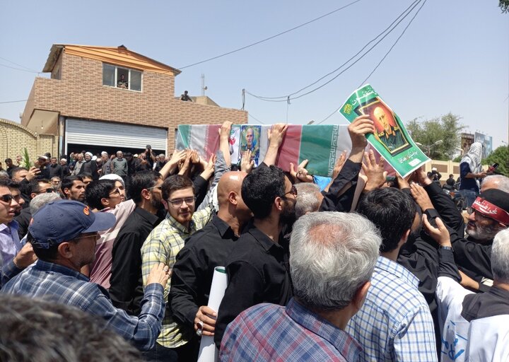 فیلم| مداحی حاج صادق آهنگران در آیین تشییع سردار شهید محرابی