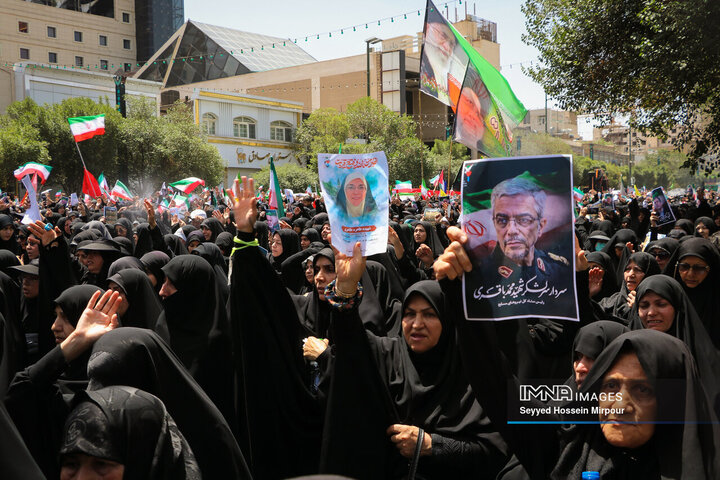 مراسم تشییع 15 شهید تجاوز رژیم صهیونیستی به کشور در همدان