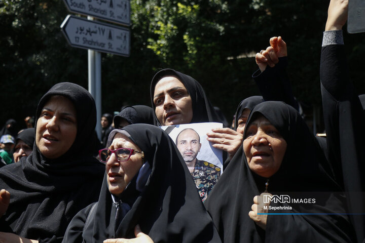 تشییع سرهنگ شهید مهدی رضازاده در تبریز