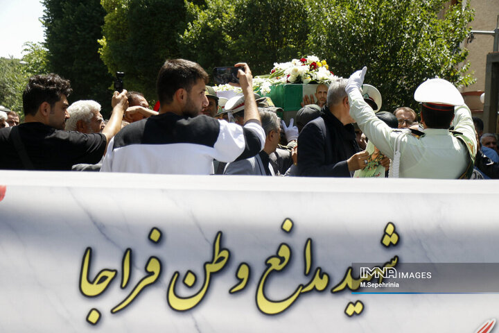 تشییع سرهنگ شهید مهدی رضازاده در تبریز