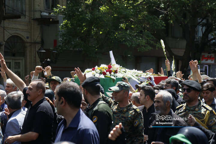 تشییع سرهنگ شهید مهدی رضازاده در تبریز