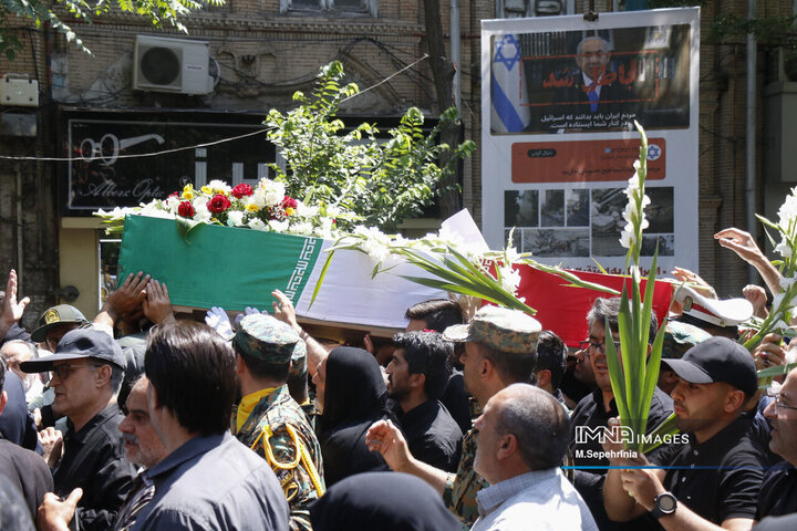 تشییع سرهنگ شهید مهدی رضازاده در تبریز