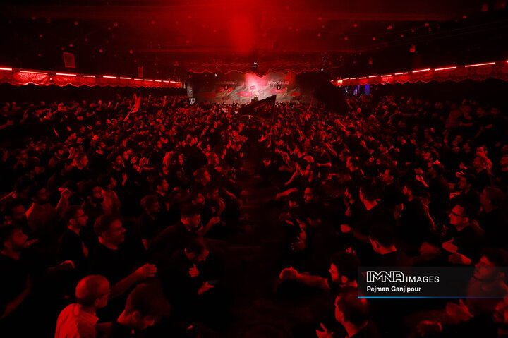 مراسم عزاداری دهه اول محرم در هیئت فدائیان حسین(ع)