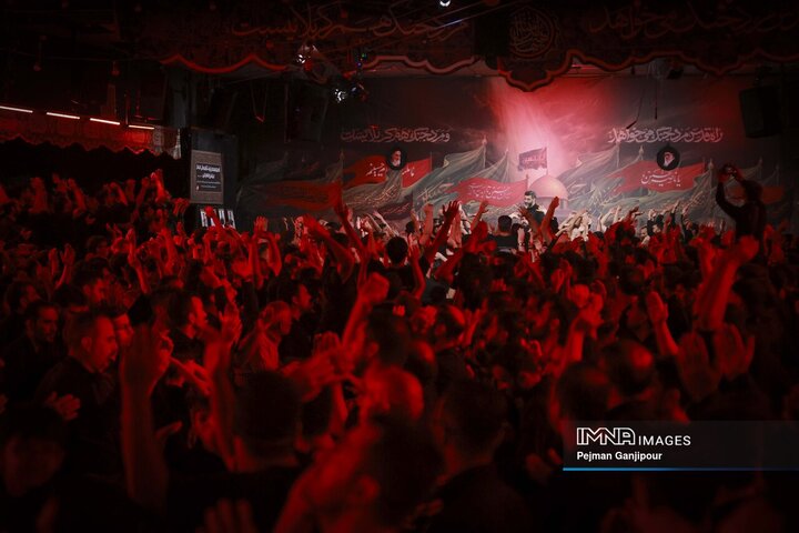 مراسم عزاداری دهه اول محرم در هیئت فدائیان حسین(ع)