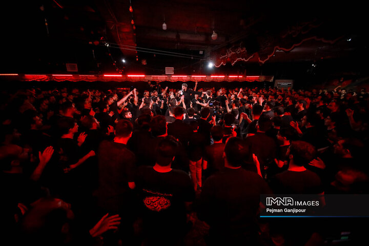 مراسم عزاداری دهه اول محرم در هیئت فدائیان حسین(ع)