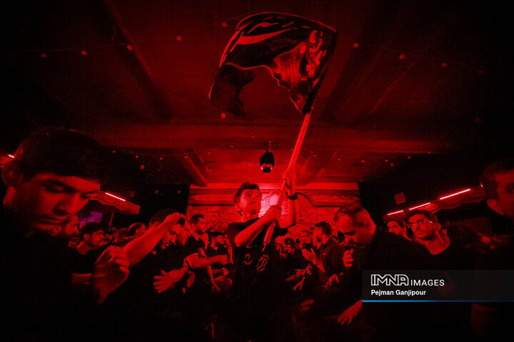 مراسم عزاداری دهه اول محرم در هیئت فدائیان حسین(ع)