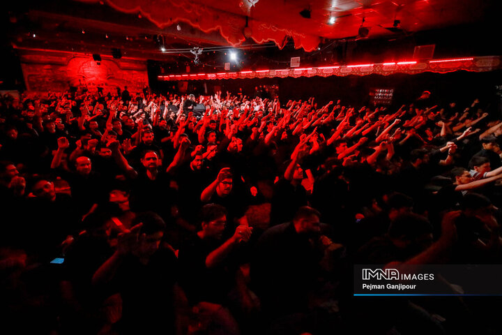 مراسم عزاداری دهه اول محرم در هیئت فدائیان حسین(ع)