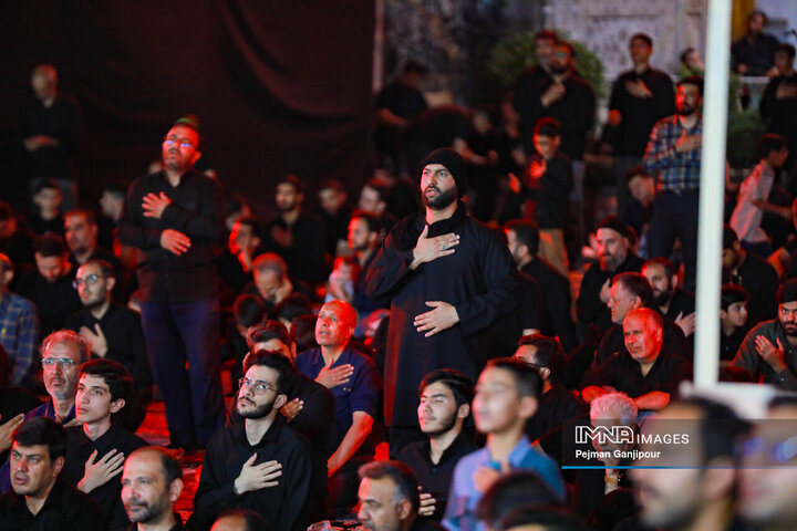 مراسم عزاداری دهه اول محرم در هیئت فدائیان حسین(ع)