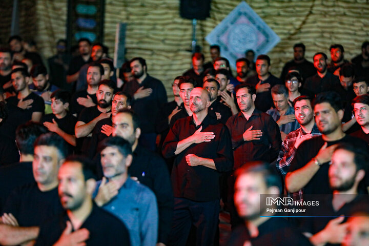 مراسم عزاداری دهه اول محرم در هیئت فدائیان حسین(ع)