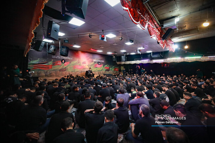 مراسم عزاداری دهه اول محرم در هیئت فدائیان حسین(ع)