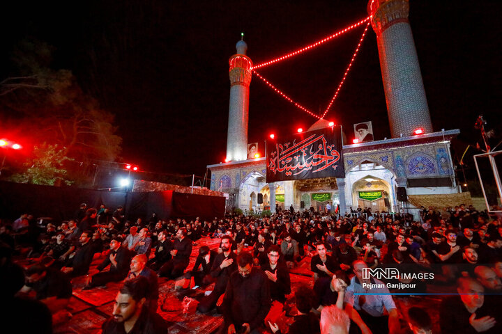 مراسم عزاداری دهه اول محرم در هیئت فدائیان حسین(ع)