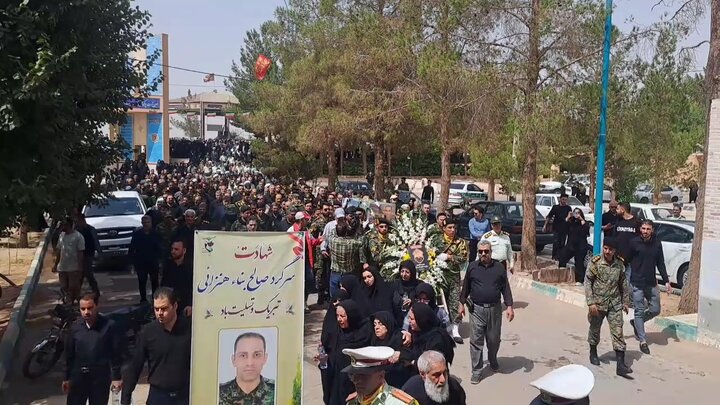 فیلم | شهید «صالح بناء هنزائی» در گلزار شهدای خلدبرین یزد آرام گرفت