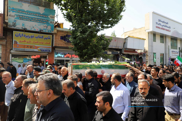 مراسم تشییع شهید رضا بسطامی در سنندج