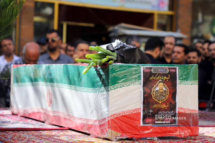 مراسم تشییع شهید رضا بسطامی در سنندج