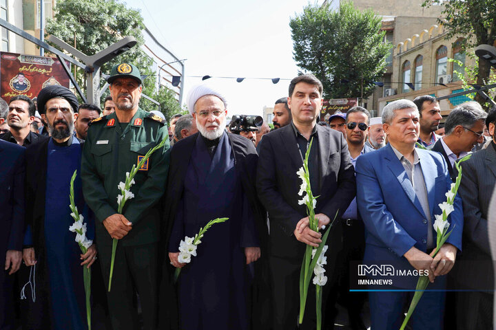 مراسم تشییع شهید رضا بسطامی در سنندج