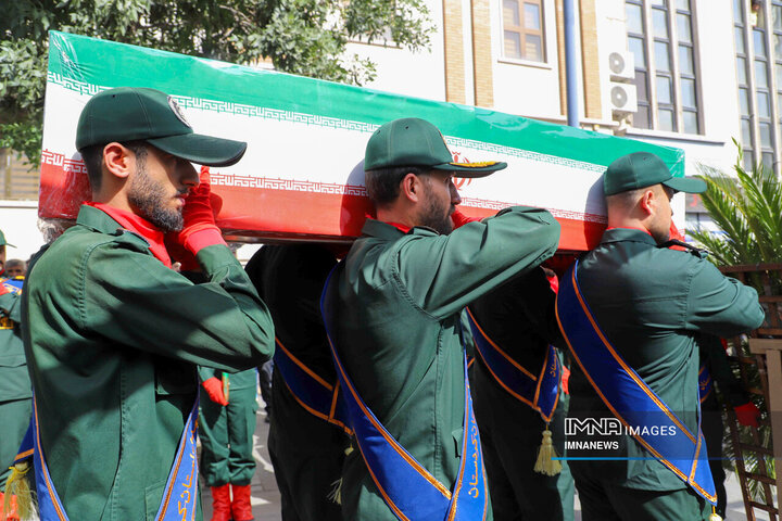 مراسم تشییع شهید رضا بسطامی در سنندج