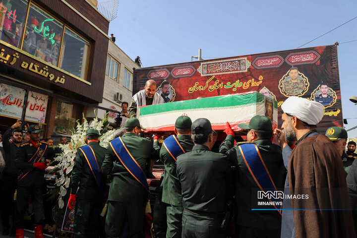 مراسم تشییع شهید رضا بسطامی در سنندج