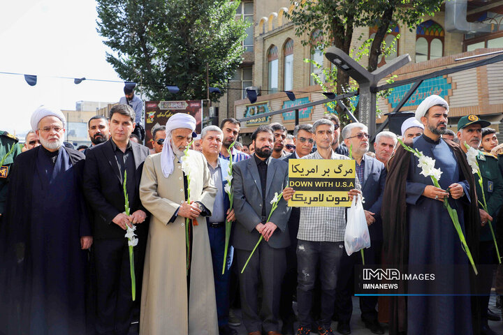 مراسم تشییع شهید رضا بسطامی در سنندج