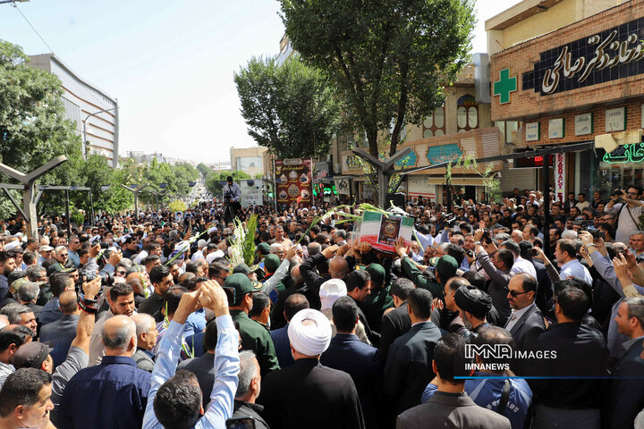 مراسم تشییع شهید رضا بسطامی در سنندج