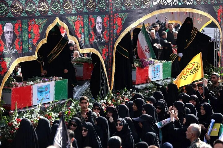 پیکر مطهر شهیدان باقری و محرابی در آغوش وطن جای گرفت